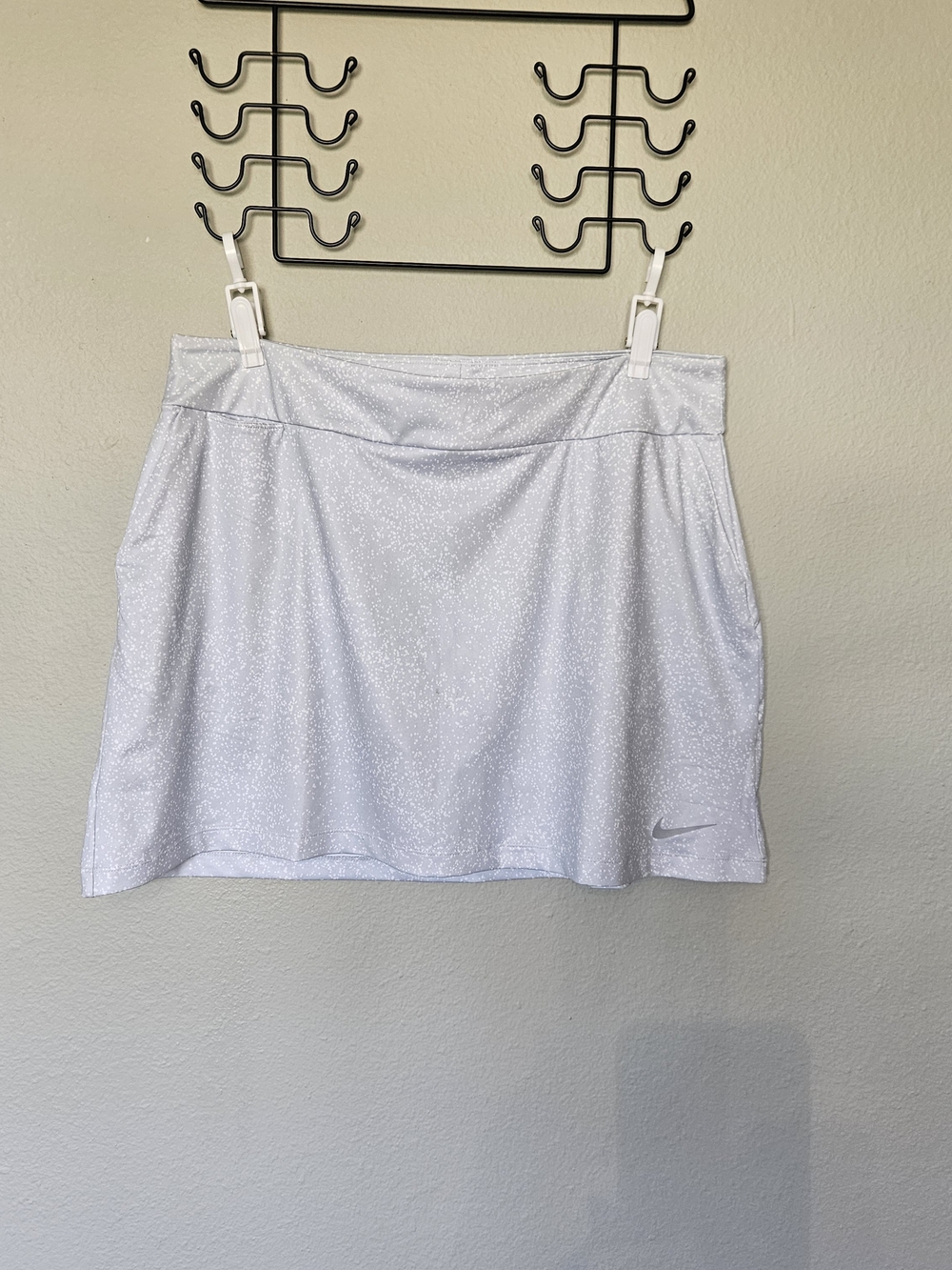 NWT Nike Light Gray Athletic Skort with Subtle Speckle XL